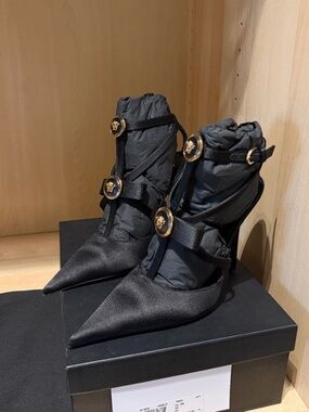 Versace Gianni Ribbon Cage Satin Pumps 110mm | Black & Gold | EU 38 | FW2023